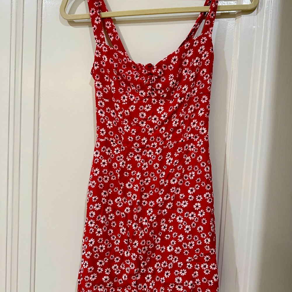 Reformation: Baldwin Dress. Size 2 Color: Red Daisy Dress - Picture 2 of 5